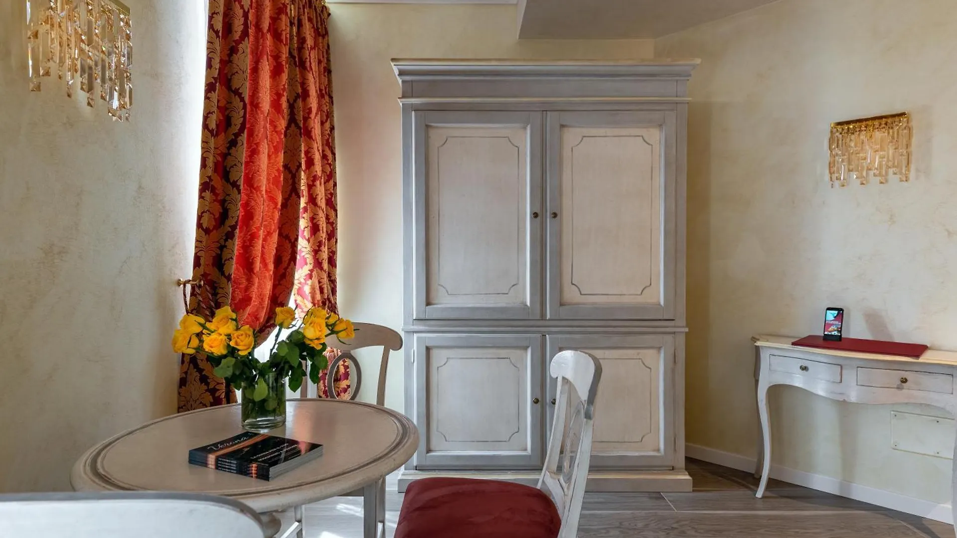 Relais Empire Hotell Verona 3*,  Italien